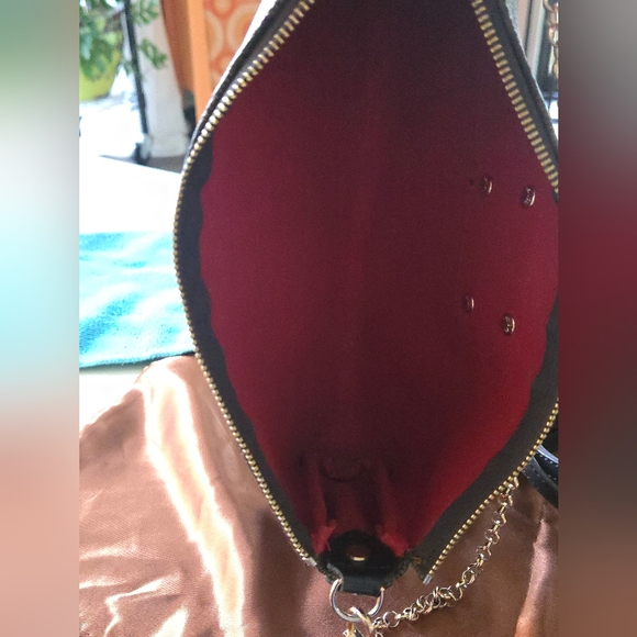 Crossbody Pochette Wristlet  (READ DESCRIPTION) - Picture 7 of 8